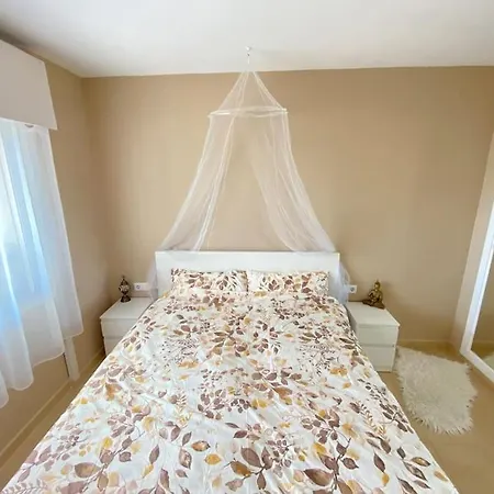 Lovely 1 Bedroom With Sea Views And Pool エステポナ